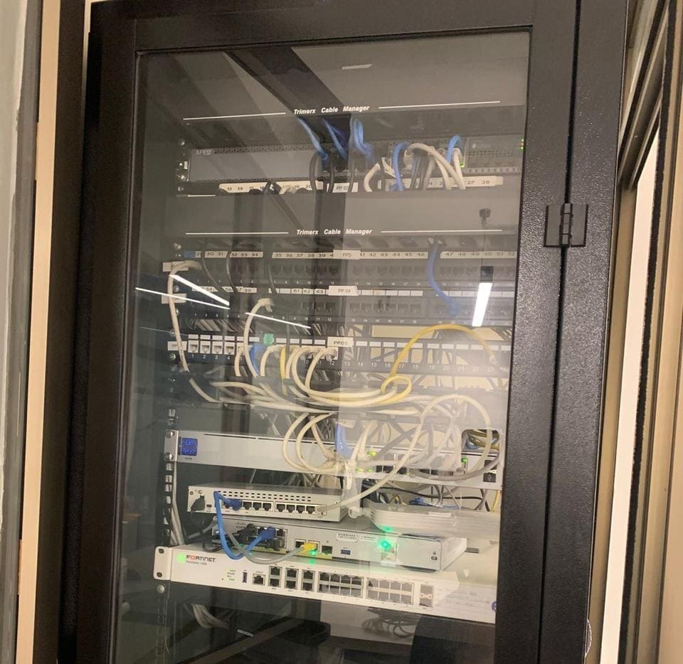Proyecto Cableado estructurado, racks, Wi‑Fi y comunicaciones 5